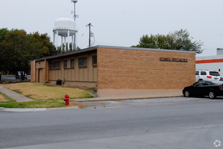 9118 E 72nd Ter, Raytown, MO for sale - Primary Photo - Image 1 of 3
