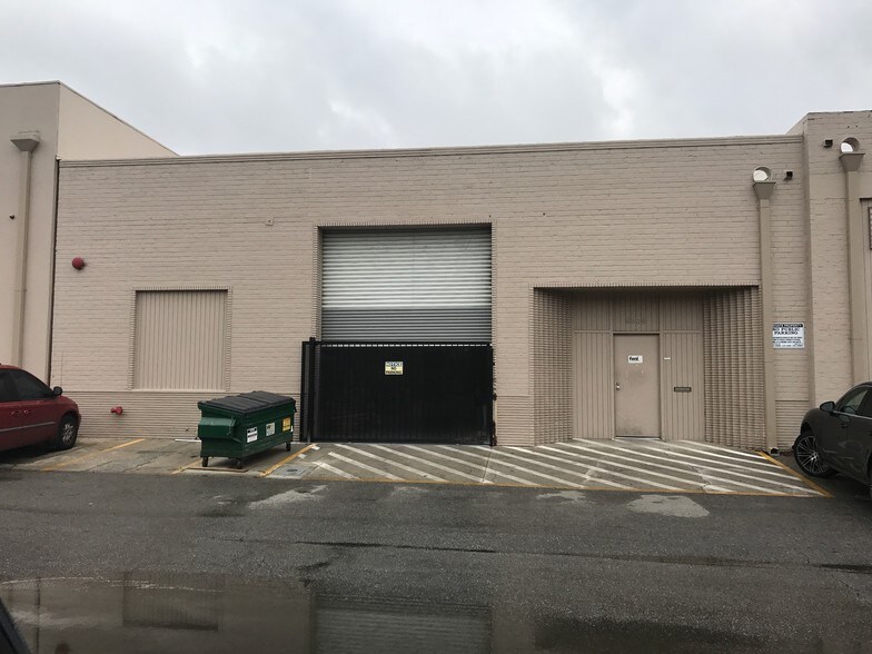 6924 Stanford Ave, Los Angeles, CA for sale - Building Photo - Image 2 of 9