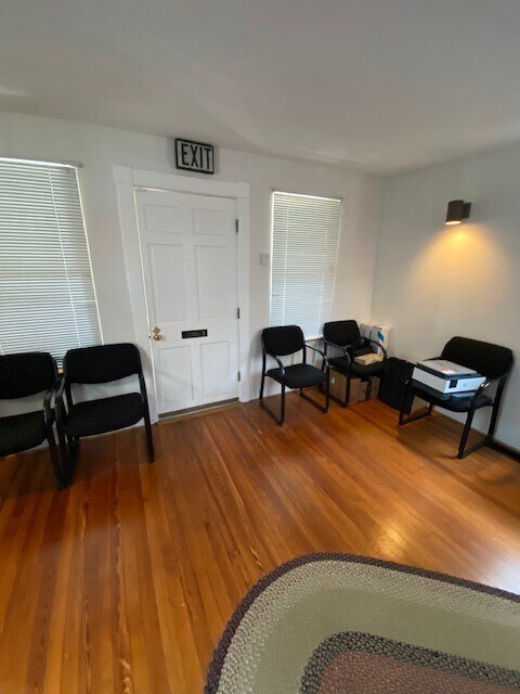 635 Main St, Reisterstown, MD à vendre Photo intérieure- Image 1 de 11