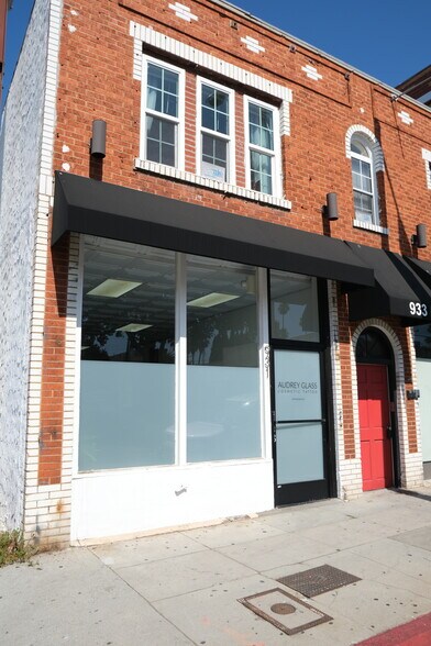 931 N Fairfax Ave, West Hollywood, CA à louer - Photo du bâtiment - Image 1 de 5