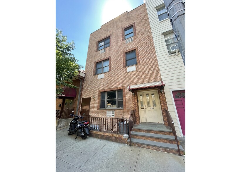 465 Humboldt St, Brooklyn, NY for sale - Primary Photo - Image 1 of 1