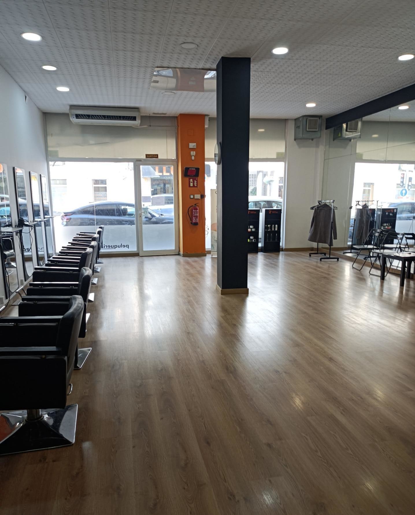 Retail in Tortosa, Tarragona for lease Interior Photo- Image 1 of 5