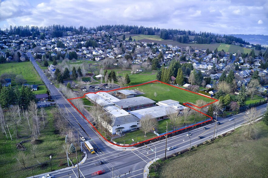 140 SW 5th St, Dundee, OR for sale - Aerial - Image 1 of 5