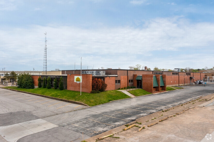 6650 E 44th St, Tulsa, OK for lease - Building Photo - Image 2 of 4