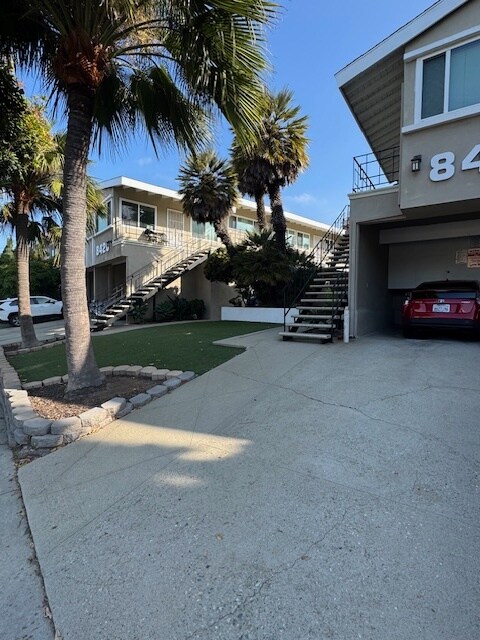 8420 Gulana Ave, Playa Del Rey, CA à vendre Photo du bâtiment- Image 1 de 10