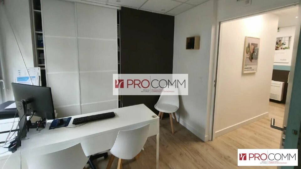 Retail in Chartres for lease - Interior Photo - Image 3 of 10