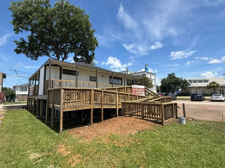 405 8th St, Kemah, TX for sale - Building Photo - Image 1 of 26
