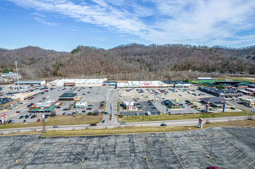 309-419 KY-321, Paintsville, KY for lease - Building Photo - Image 2 of 18
