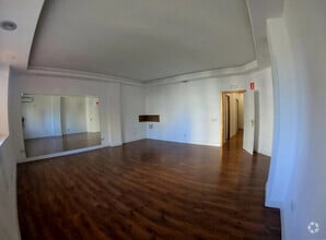Retail in Madrid, Madrid for lease Interior Photo- Image 2 of 6