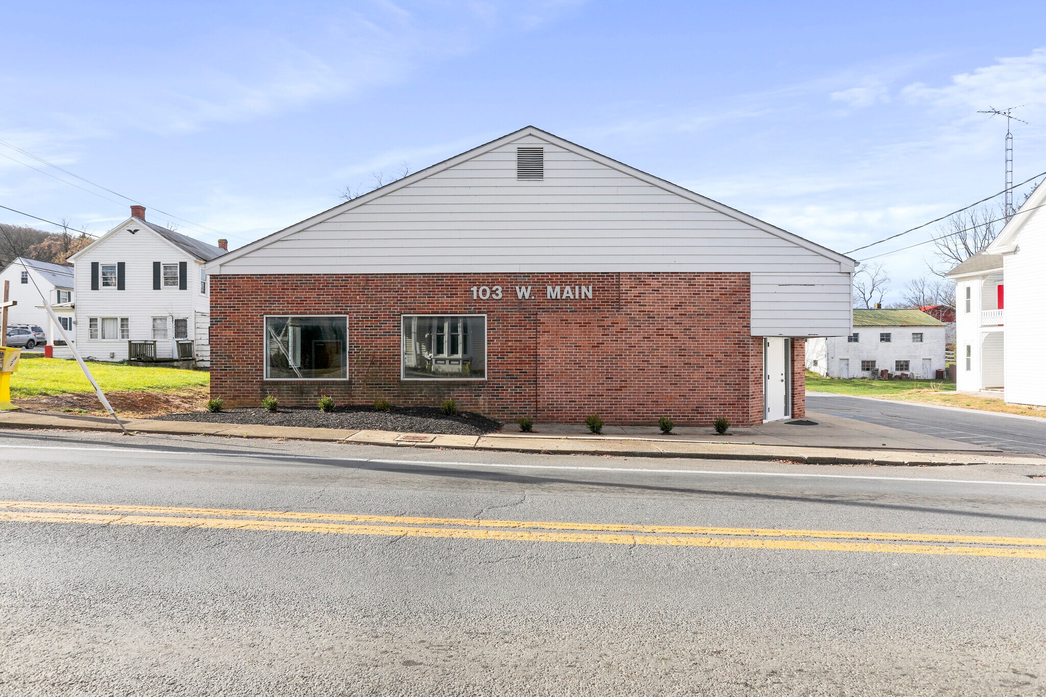 103 W Main St, Hedgesville, WV à vendre Photo du bâtiment- Image 1 de 1