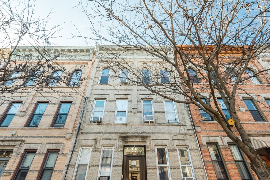 321 Menahan St, Brooklyn, NY à vendre - Photo du bâtiment - Image 3 de 23