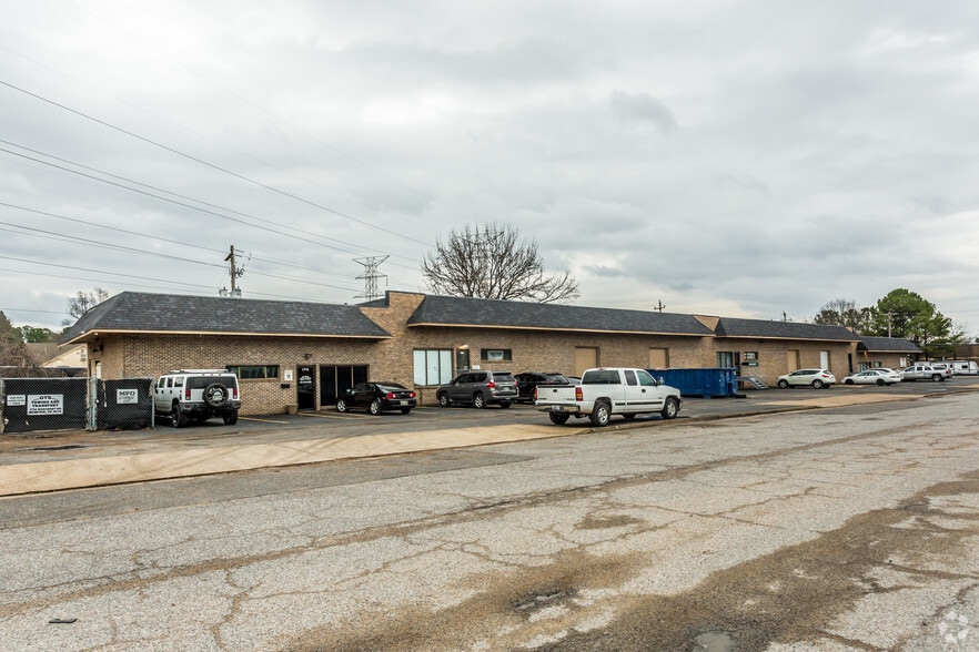 1676-1710 Barcrest Dr, Memphis, TN for lease - Primary Photo - Image 1 of 6