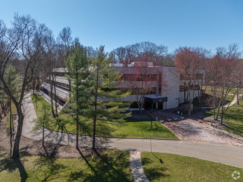 201 Littleton Rd, Morris Plains, NJ à louer - Photo du bâtiment - Image 2 de 8