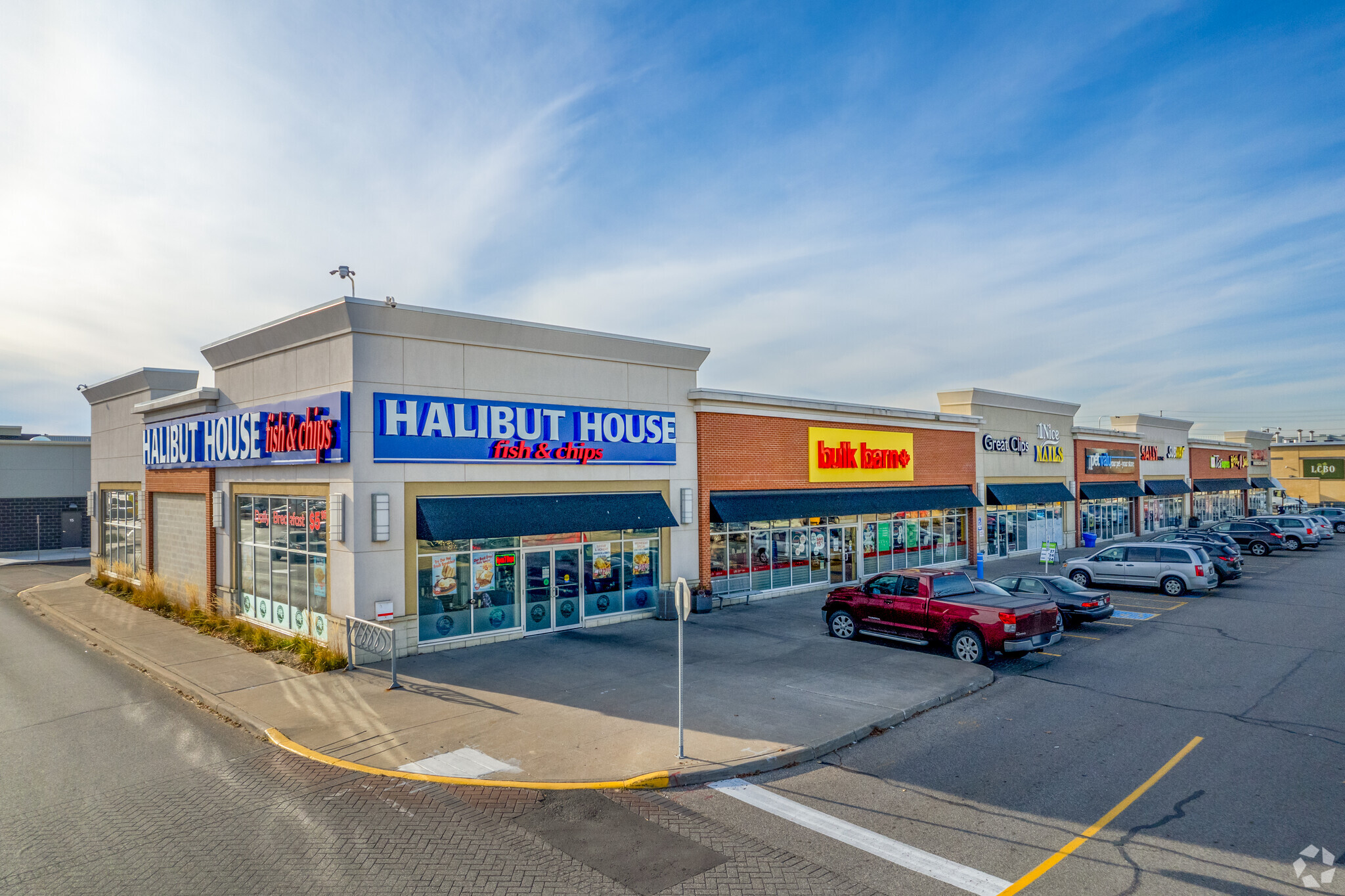 1500-1570 Dundas St E, Mississauga, ON for lease Primary Photo- Image 1 of 11