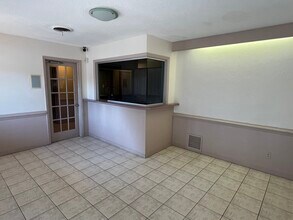 6201 Dr Martin Luther King Jr St S, Saint Petersburg, FL for sale Interior Photo- Image 1 of 5