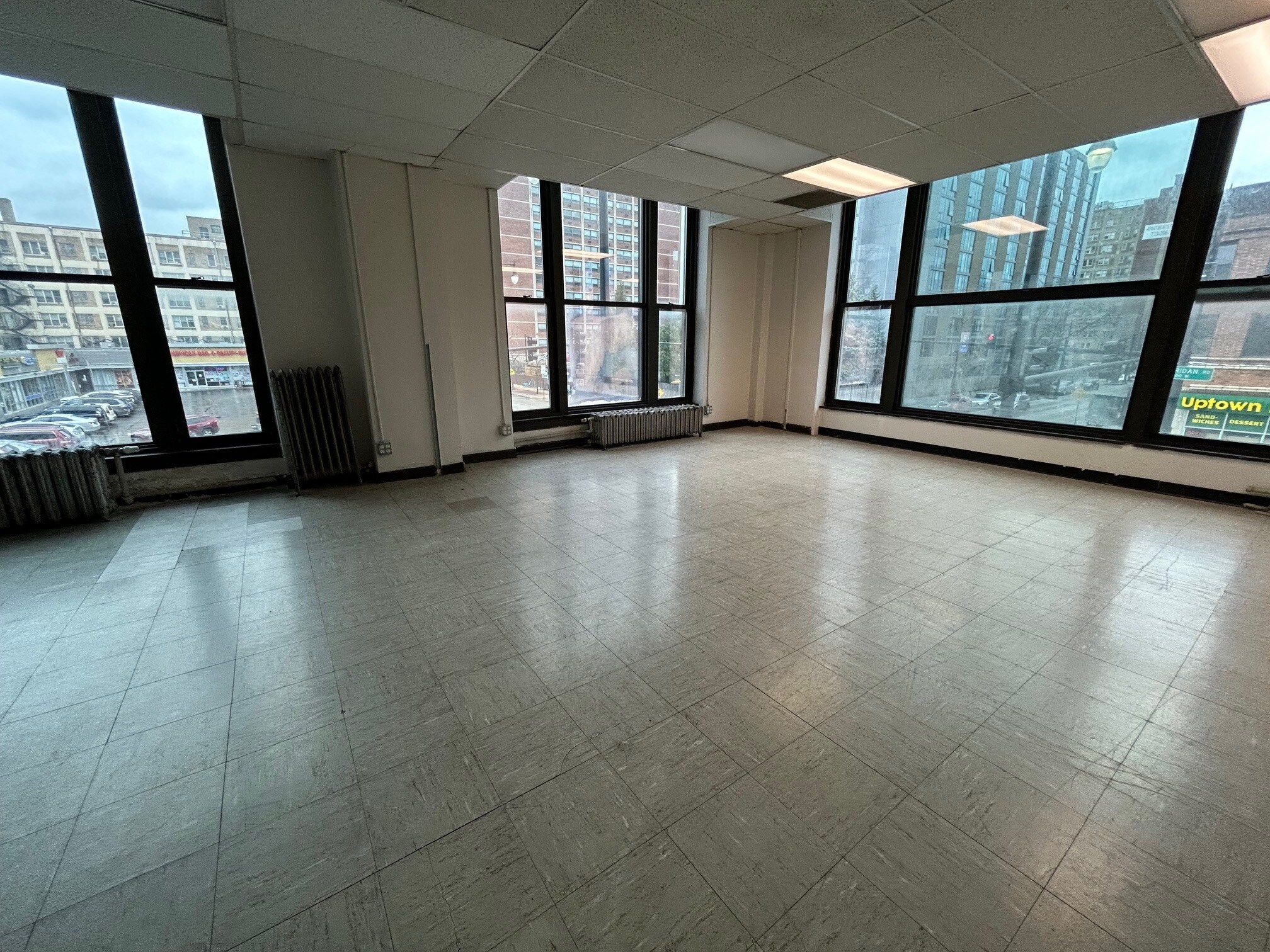 4740-4750 N Sheridan Rd, Chicago, IL à louer Photo intérieure- Image 1 de 4