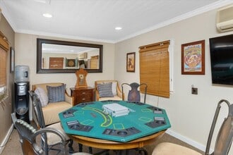 136-140 W 3rd Ave, Escondido, CA à vendre Photo intérieure- Image 1 de 33