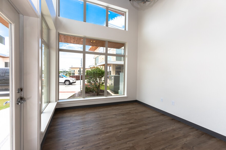 1645 Greens Prairie Rd W, College Station, TX for lease - Building Photo - Image 3 of 9