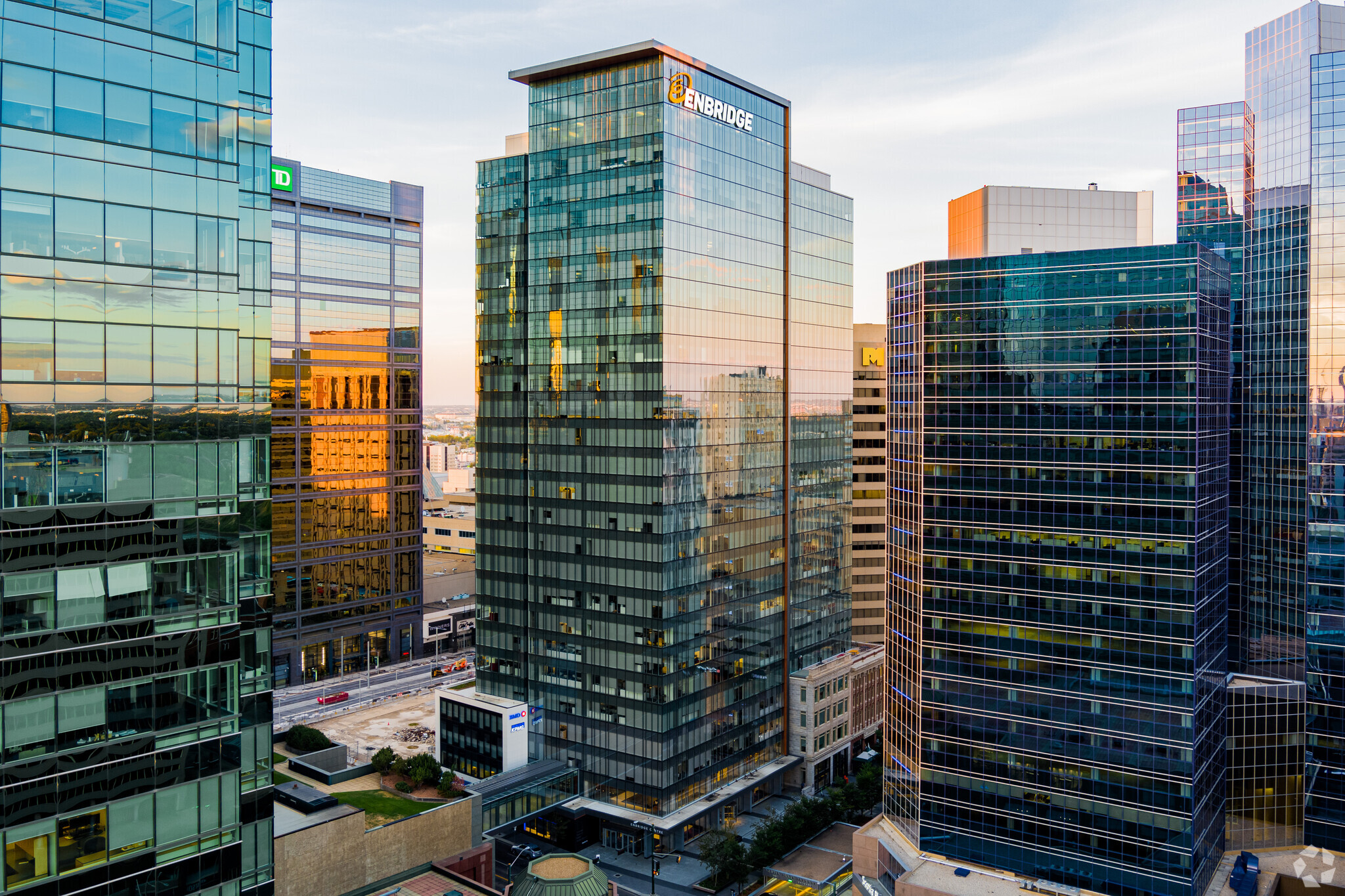 10175 101 St NW, Edmonton, AB for lease Building Photo- Image 1 of 18