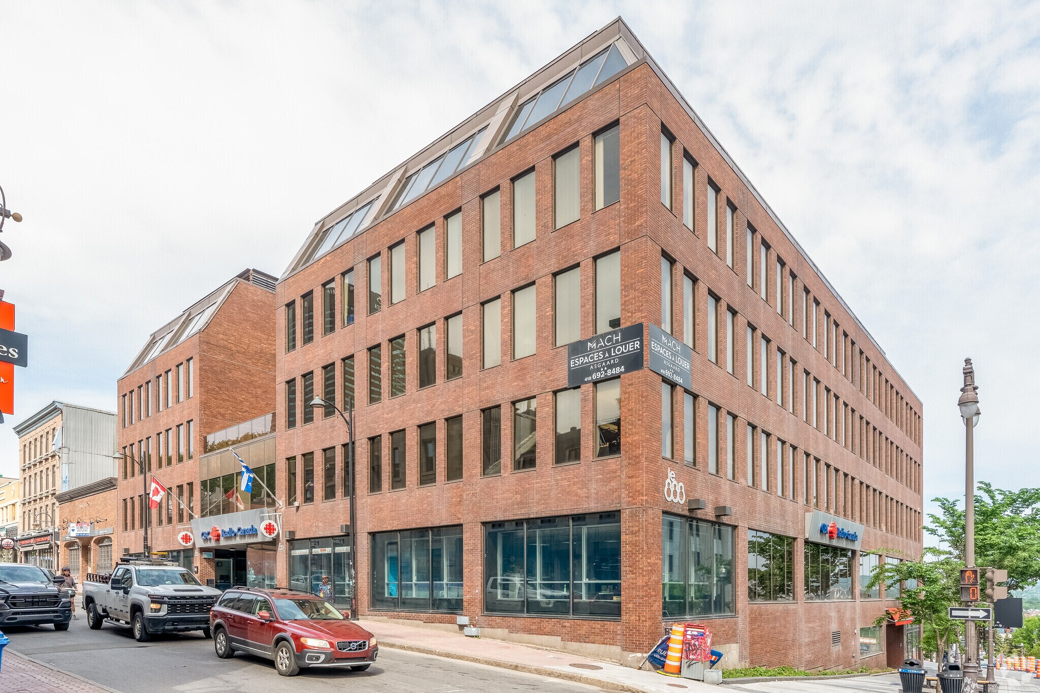 888 Rue Saint-Jean, Québec, QC for lease Primary Photo- Image 1 of 5