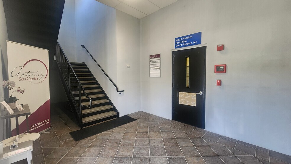 1250 Sussex Tpke, Randolph, NJ à louer - Photo du bâtiment - Image 2 de 21