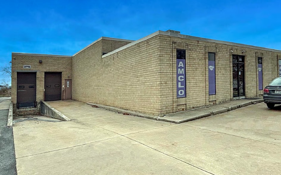 9721 York Alpha Dr, North Royalton, OH for sale - Building Photo - Image 3 of 18