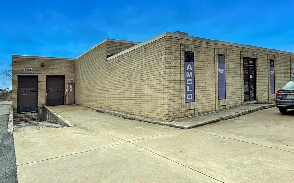 9721 York Alpha Dr, North Royalton, OH à vendre - Photo du bâtiment - Image 3 de 18