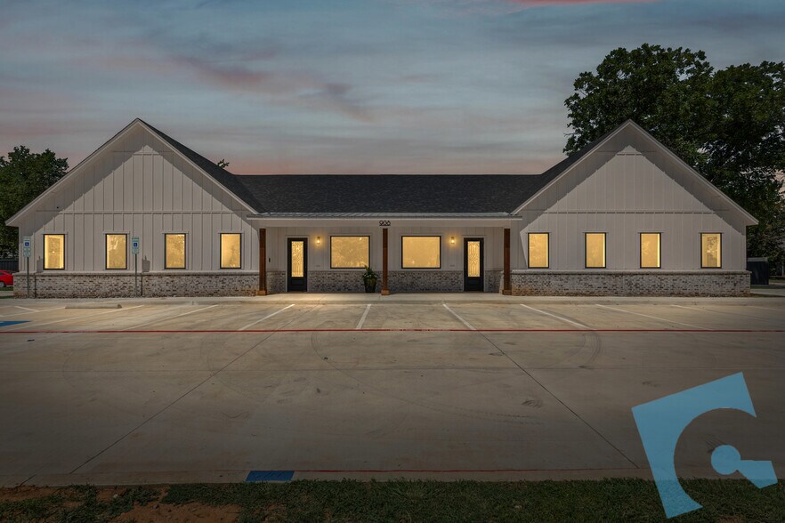 908 Cresthaven Dr, Euless, TX à louer - Photo du bâtiment - Image 2 de 12