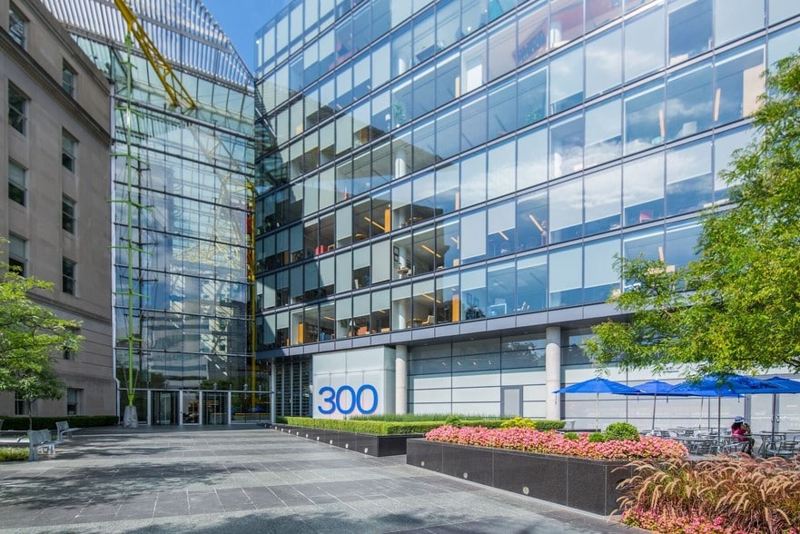 300 New Jersey Ave NW, Washington, DC à louer - Photo du bâtiment - Image 3 de 17
