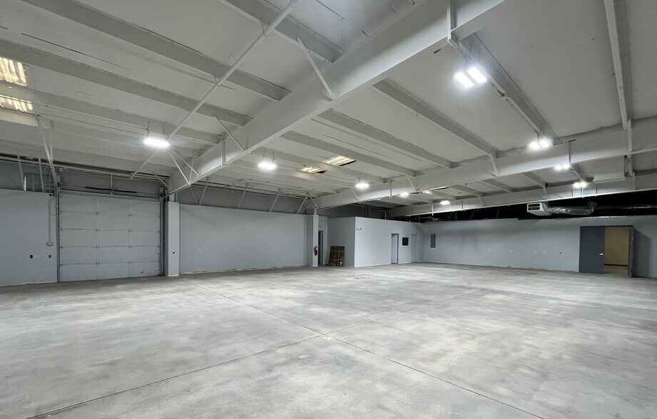 4975 Miller St, Wheat Ridge, CO for sale - Interior Photo - Image 2 of 4