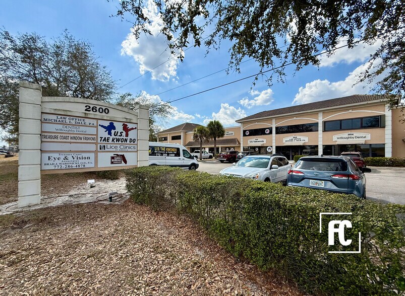 2602-2630 SE Willoughby Blvd, Stuart, FL à louer - Photo du bâtiment - Image 3 de 14