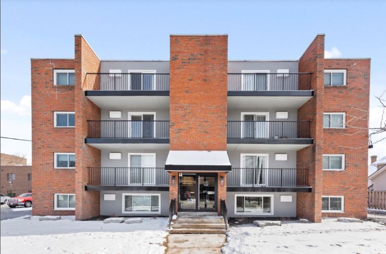 3155 Sandwich St, Windsor, ON à vendre Photo principale- Image 1 de 1