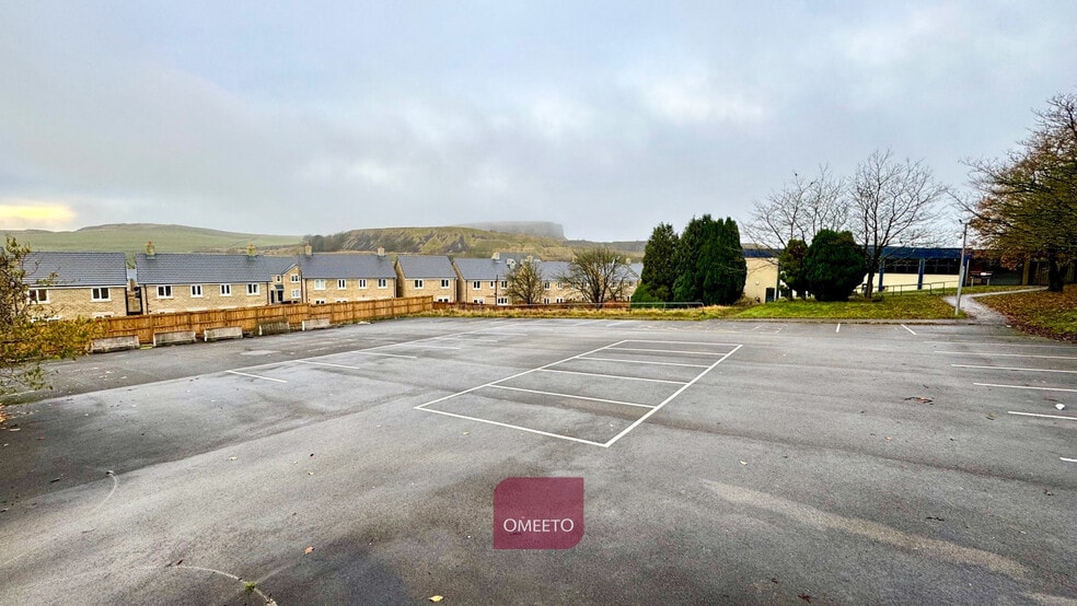 Trenchard Dr, Buxton for sale - Building Photo - Image 3 of 9