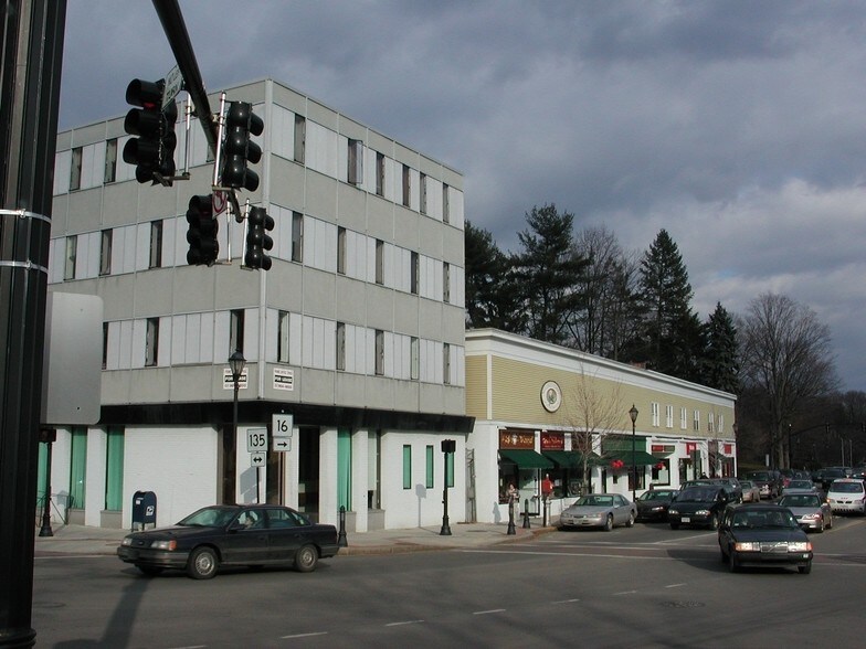 555 Washington St, Wellesley, MA à louer - Photo du bâtiment - Image 2 de 22