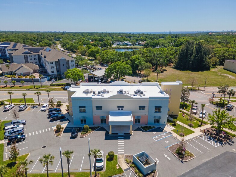 309 State St E, Oldsmar, FL à louer - Photo du bâtiment - Image 2 de 7