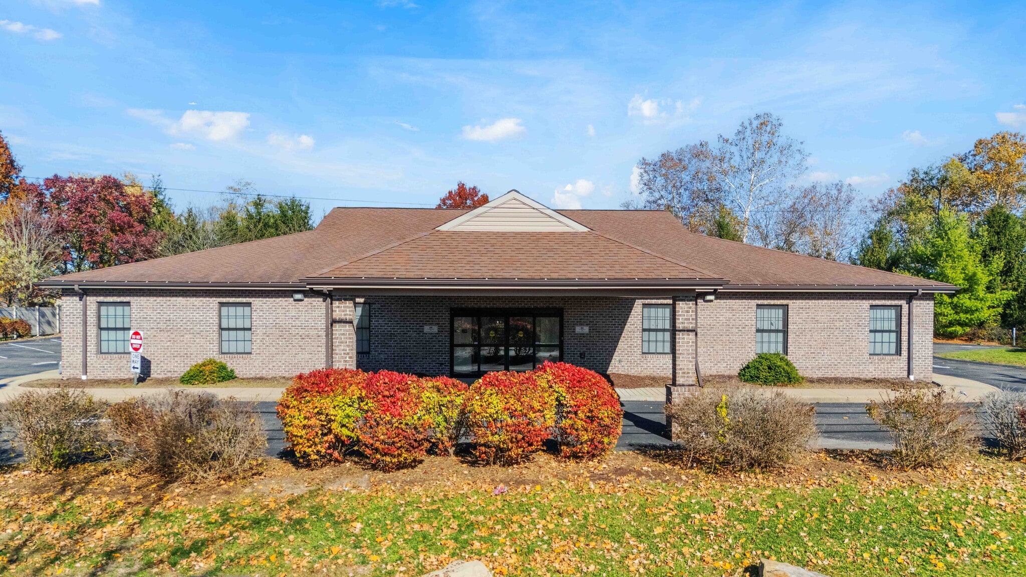 86 Coraopolis Rd, Coraopolis, PA for lease Primary Photo- Image 1 of 56