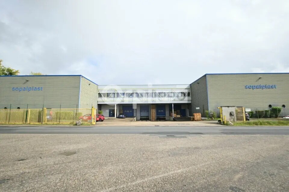 Flex in Miribel for sale Building Photo- Image 1 of 13