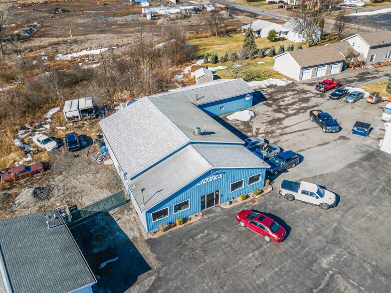 5621 Lockport Rd, Niagara Falls, NY à louer - Photo du bâtiment - Image 2 de 19