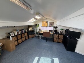597-597A Chorley Old Rd, Bolton for lease Interior Photo- Image 2 of 5