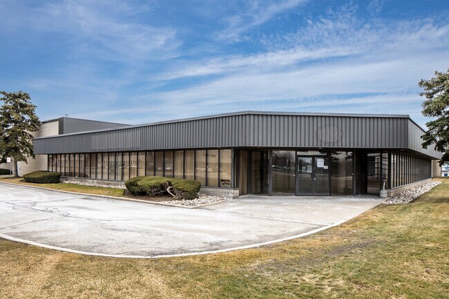 Plus de détails pour 2200 Drew Rd, Mississauga, ON - Industriel à vendre