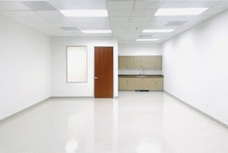 2480 Hilborn Rd, Fairfield, CA for lease Interior Photo- Image 2 of 5