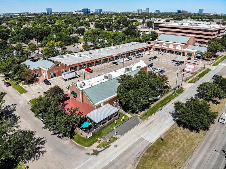 1570 S Dairy Ashford Rd, Houston, TX à louer - Photo du bâtiment - Image 3 de 16