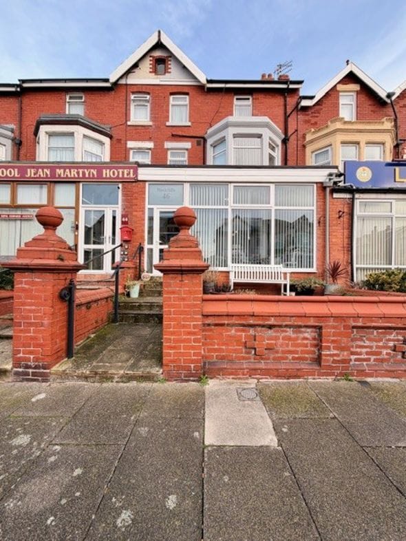 46 King Edward Av, Blackpool for sale Primary Photo- Image 1 of 13