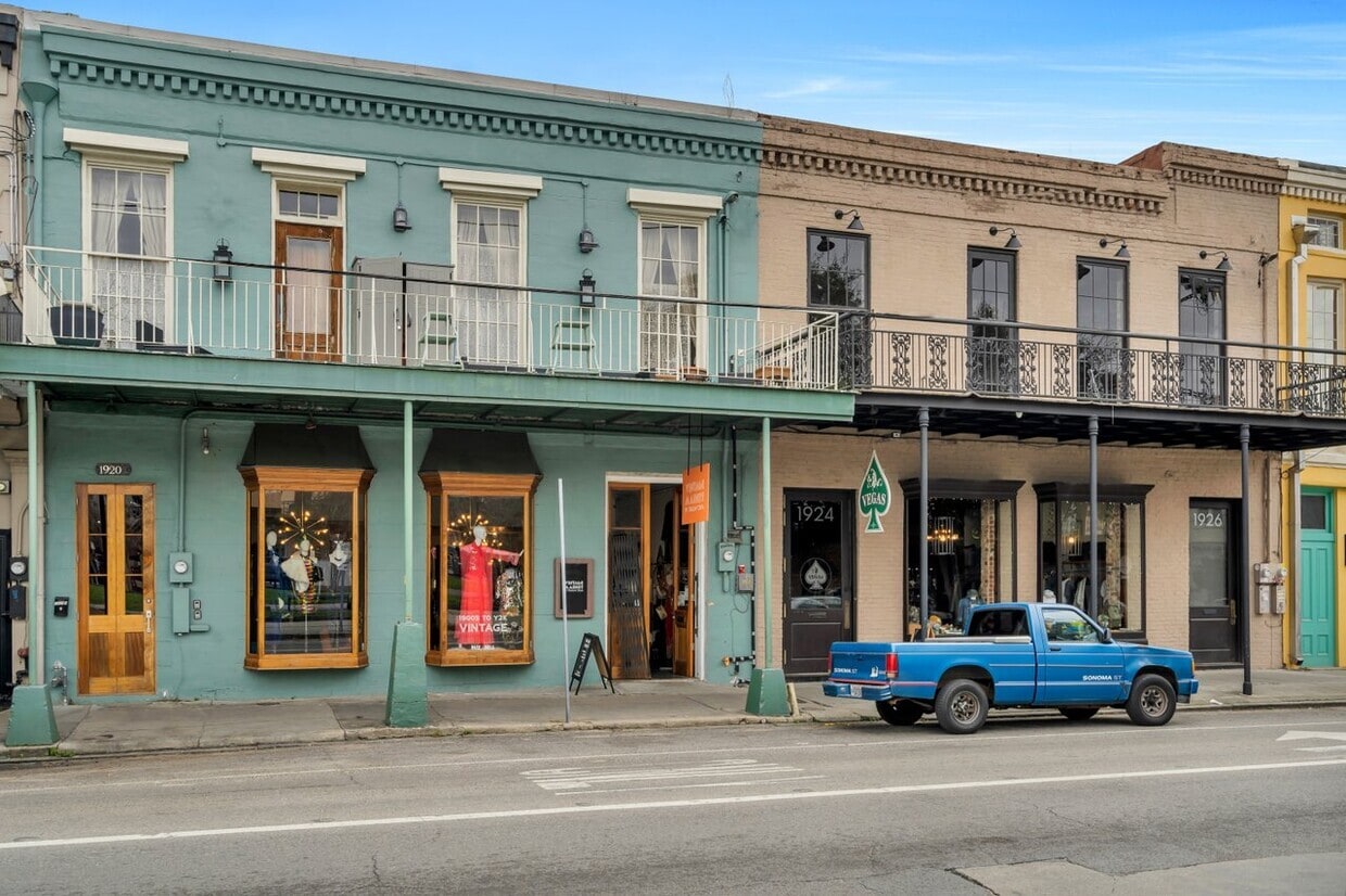 1900 Block Portfolio portfolio of 4 properties for sale on LoopNet.ca Building Photo- Image 1 of 27