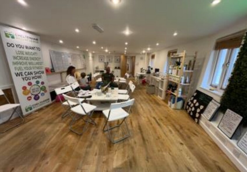 Church St, Cheltenham à vendre - Photo intérieure - Image 2 de 7