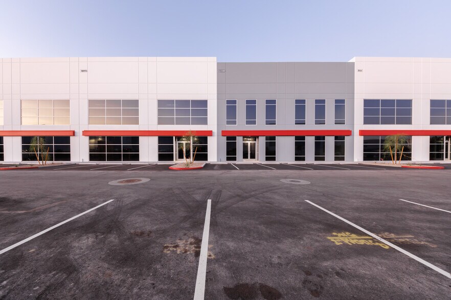 2942 Lincoln Rd, Las Vegas, NV à vendre - Photo du bâtiment - Image 2 de 3