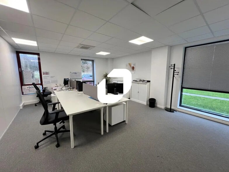 Office in Lesquin for lease - Interior Photo - Image 3 of 11