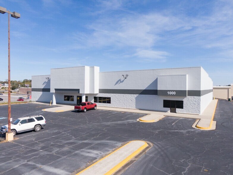 2525 Pio Nono Ave, Macon-Bibb, GA à louer - Photo du bâtiment - Image 2 de 7