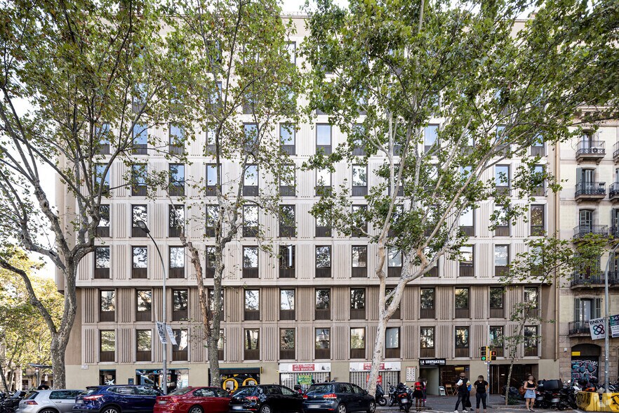 Coworking Space in Barcelona, Barcelona for lease - Primary Photo - Image 1 of 4