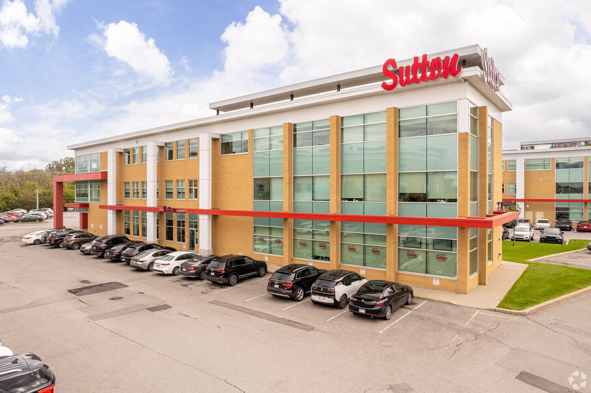 1555 Boul De L'avenir, Laval, QC for sale Primary Photo- Image 1 of 1